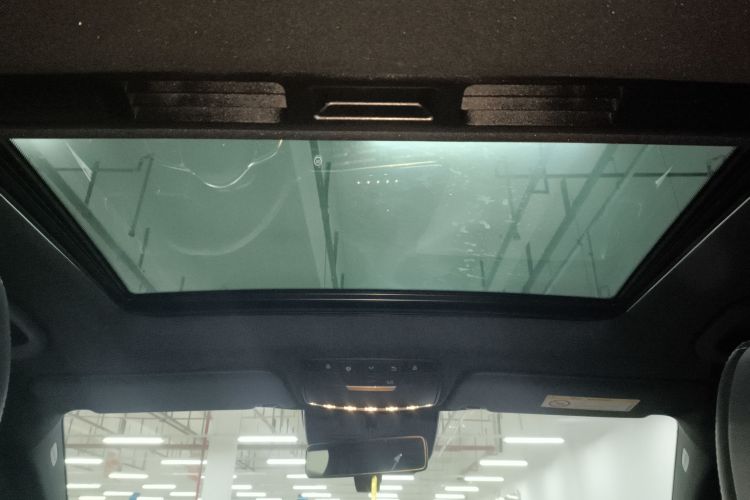 奔驰EQC 2022款 EQC 400 4MATIC中控内饰22