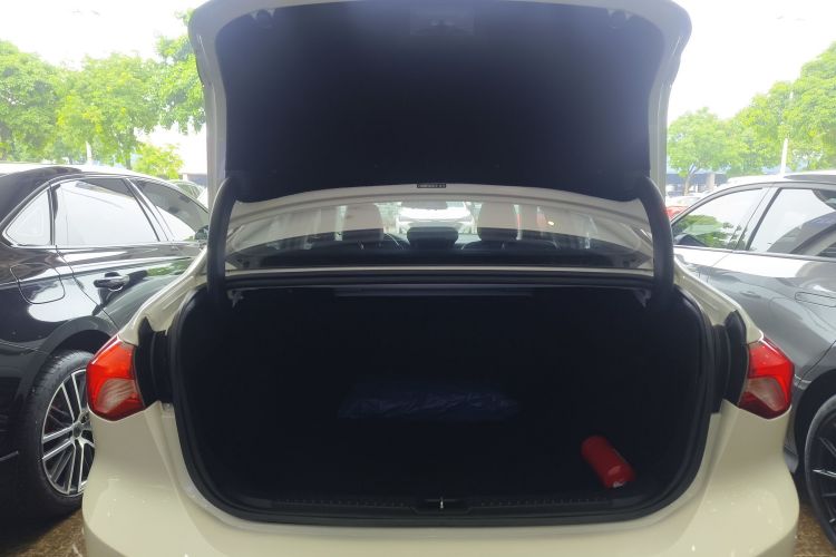 福特 福克斯 2020款 三厢 EcoBoost 180 自动锋潮型中控内饰23