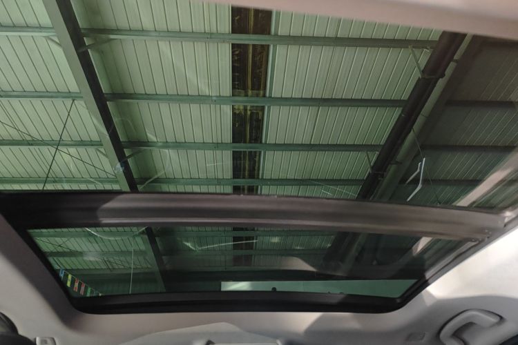 宝马1系 2019款 118i M运动套装中控内饰22