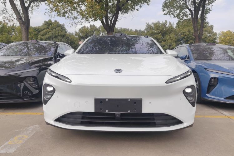 蔚来ET7 2024款 75kWh 行政签名版车身外观2