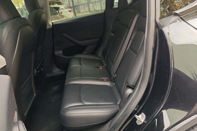 特斯拉 Model Y 2022款 后轮驱动版中控内饰21