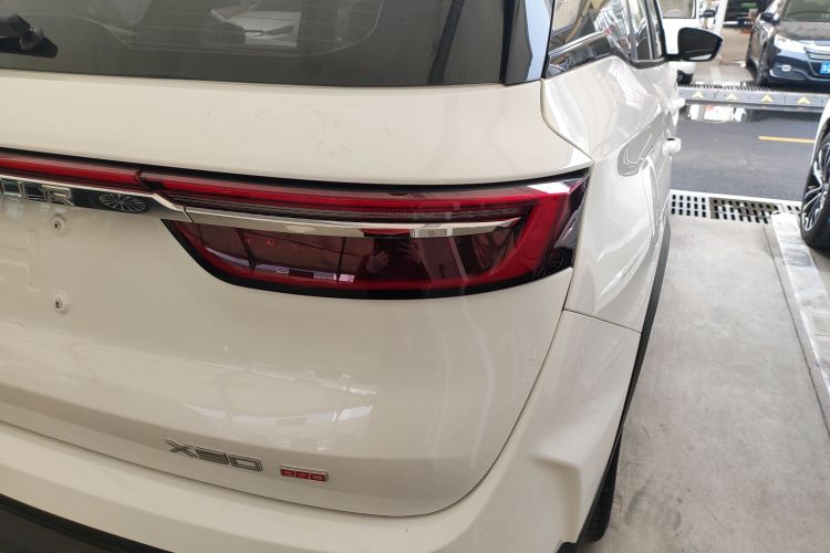 捷途X90 PRO 2024款 2.0T DCT豪华版 5座车身外观9