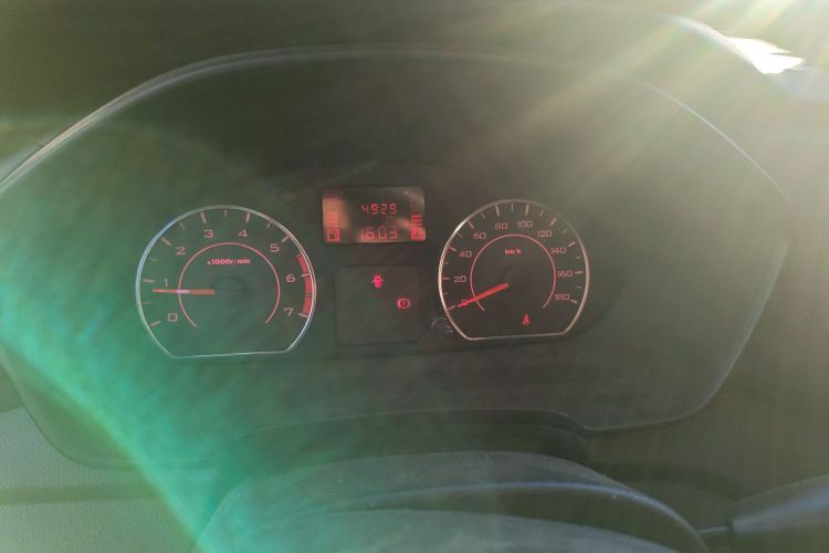 五菱汽车 五菱宏光V 2022款 1.5L劲取版电动助力LAR中控内饰14