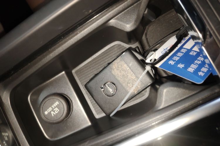 沃尔沃XC60 2025款 B5 四驱智逸豪华版中控内饰11