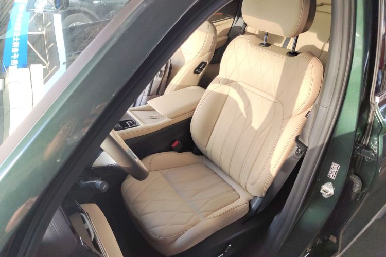 吉利汽车 星越L 2025款 东方曜 2.0TD 自动四驱望月版局部细节19