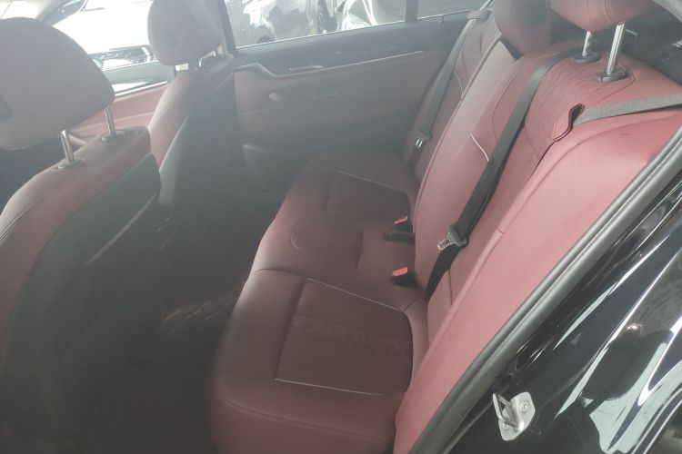 宝马5系 2022款 改款 525Li 豪华套装中控内饰7004