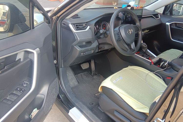 丰田 威兰达 2023款 2.0L CVT两驱领先版中控内饰20