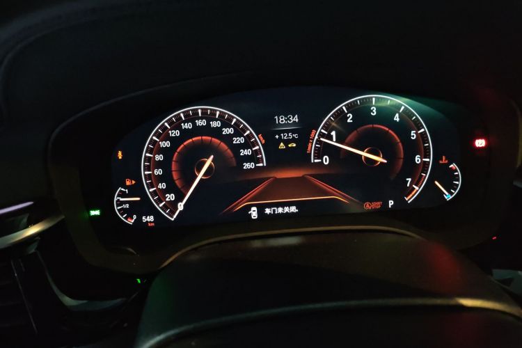 宝马5系 2019款 改款 525Li M运动套装中控内饰14