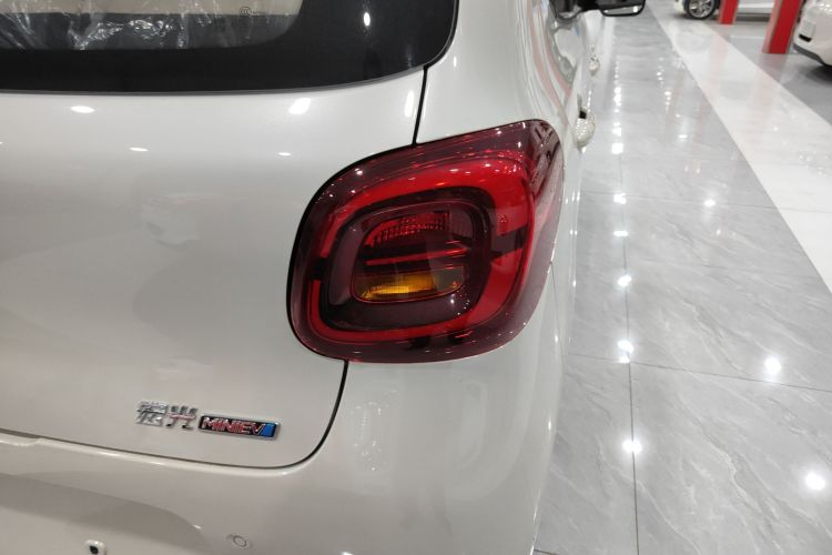 五菱汽车 宏光MINIEV 2025款 四门版 进阶款车身外观9