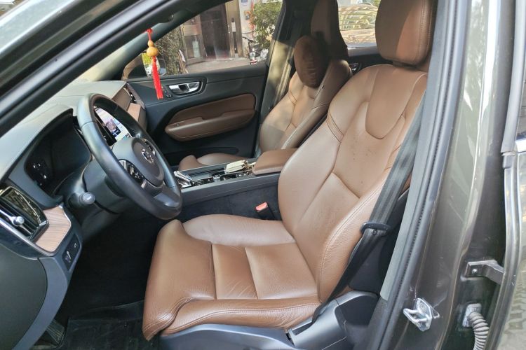 沃尔沃XC60 2022款 B5 四驱智远豪华版中控内饰19