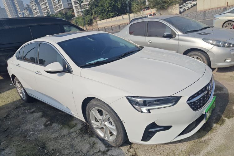 别克 君威 2022款 552T 智享型车身外观3