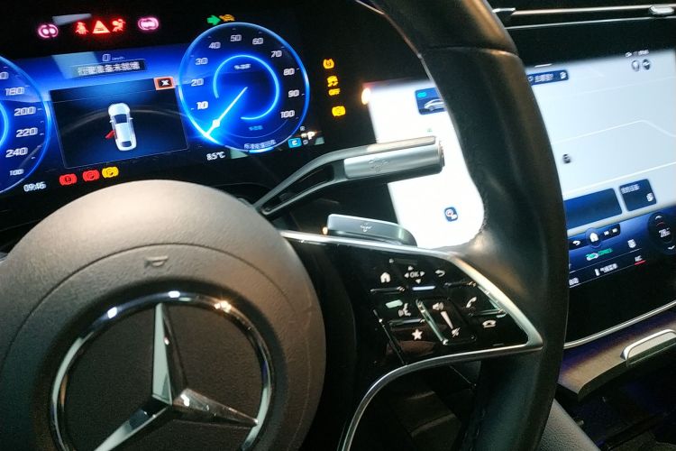 奔驰EQS 2022款 改款 450+ 先锋版中控内饰18