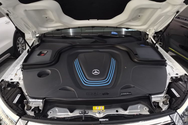 奔驰EQC 2021款 EQC 350 4MATIC机舱底盘24