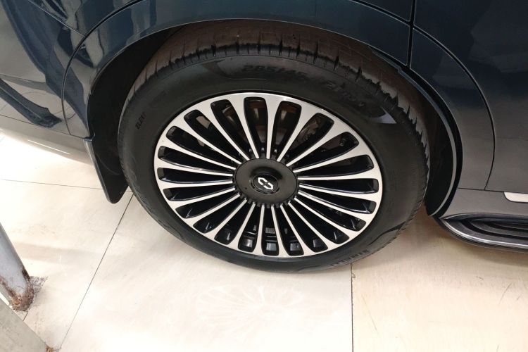 鸿蒙智行 问界M9 2024款 纯电 Ultra版 100kWh 5座版车身外观6008