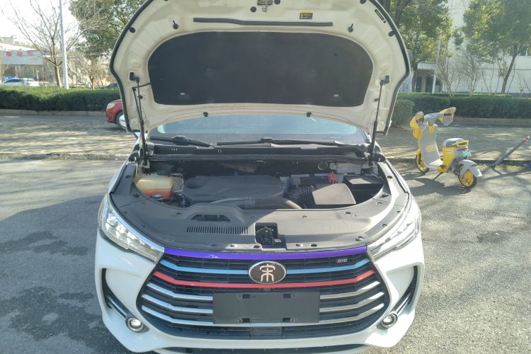 比亚迪 宋MAX 2019款 1.5T 自动智联睿逸天窗型 6座 国VI机舱底盘24