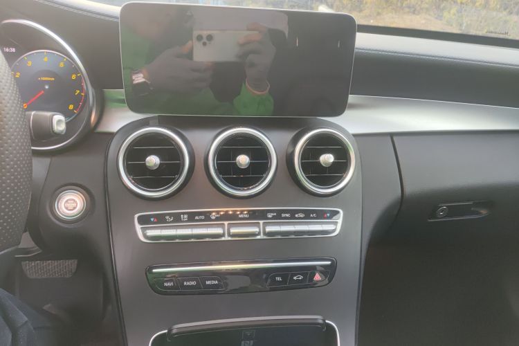 奔驰C级 2020款 改款 C 260 L 运动版中控内饰16