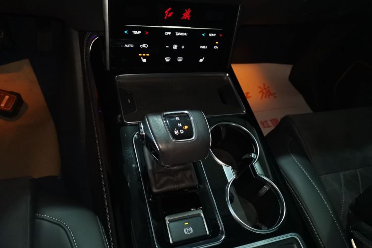 红旗HS7 2021款 2.0T DCT两驱智联旗享版中控内饰18