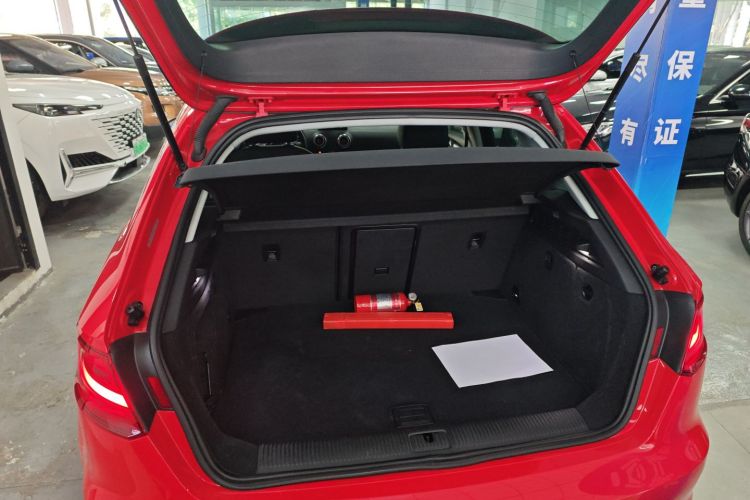 奥迪A3 2014款 Sportback 35 TFSI 自动舒适型机舱底盘23