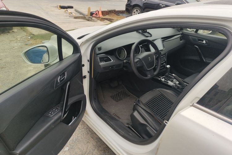 标致508 2012款 2.0L 自动天窗经典版中控内饰20