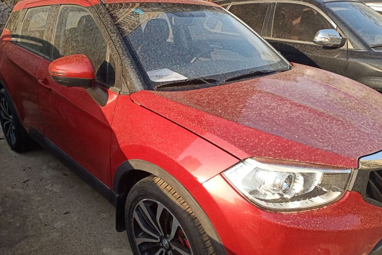 中华V3 2016款 1.5T 自动旗舰型车身外观3