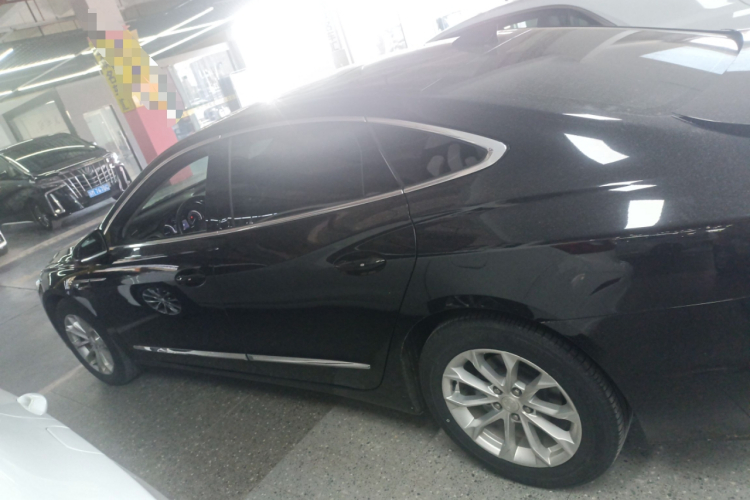 别克 君越 2021款 552T 豪华型车身外观4