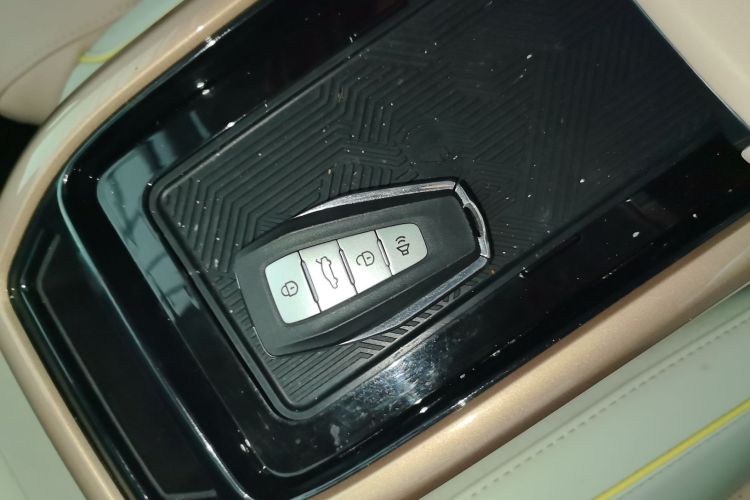 吉利几何M6 2022款 580 新趣型中控内饰7001