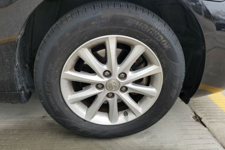 丰田 凯美瑞 2013款 200E 经典精英版车身外观10