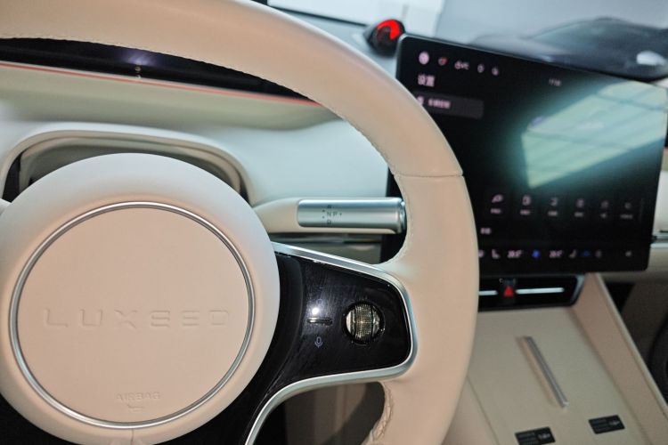 鸿蒙智行 智界R7 2025款 增程 251km Max中控内饰18