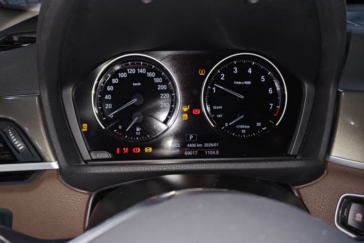 宝马X1 2019款 sDrive18Li 尊享型中控内饰14