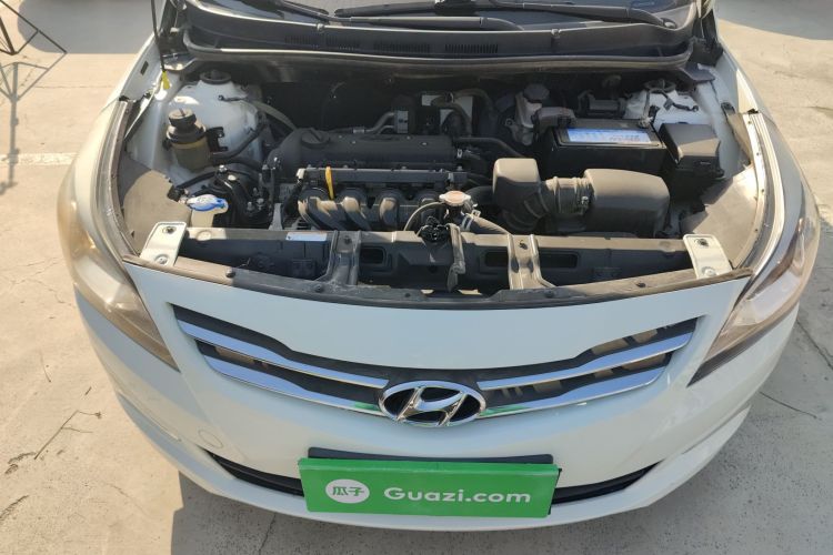 现代 瑞纳 2014款 1.4L 手动智能型GLS机舱底盘24