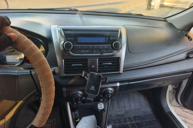 丰田 YARiS L 致炫 2014款 1.3E 手动魅动版中控内饰16