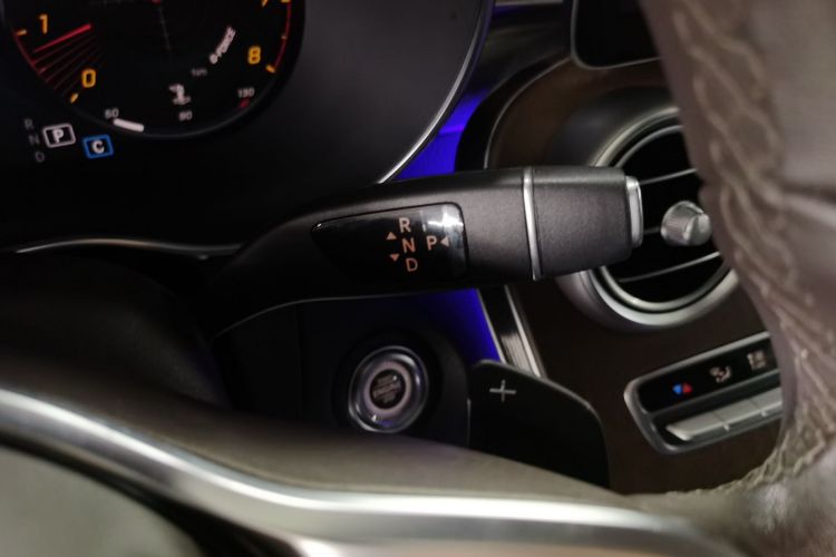 奔驰GLC 2022款 改款 GLC 300 L 4MATIC 动感型中控内饰18