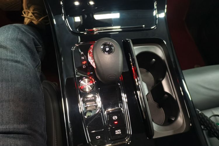 广汽传祺 传祺M8 2023款 宗师系列 双擎 御尊版中控内饰18