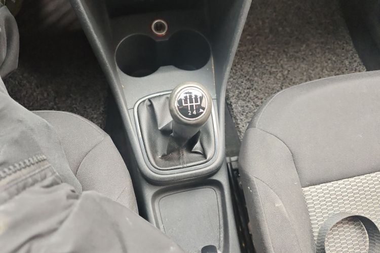 大众 Polo 2013款 1.4L 手动风尚版局部细节18