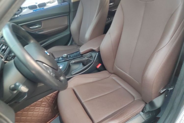 宝马3系 2018款 320Li 时尚型中控内饰19