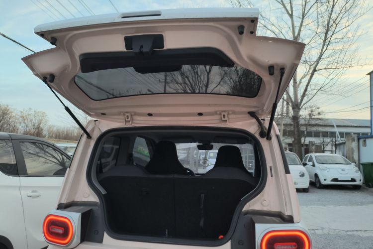 五菱汽车 宏光MINIEV 2024款 第三代 215km 青春版机舱底盘23