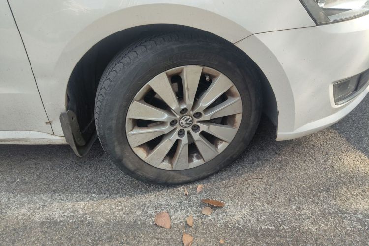 大众 朗逸 2013款 改款 1.4TSI 手动舒适版车身外观10