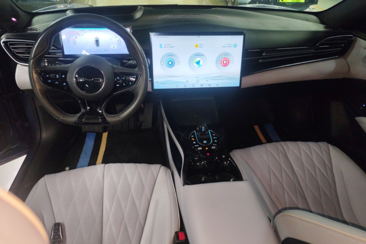 比亚迪 海豹 2022款 700km 长续航后驱版中控内饰18