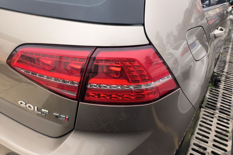 大众 高尔夫 2014款 1.4TSI 自动旗舰型车身外观9