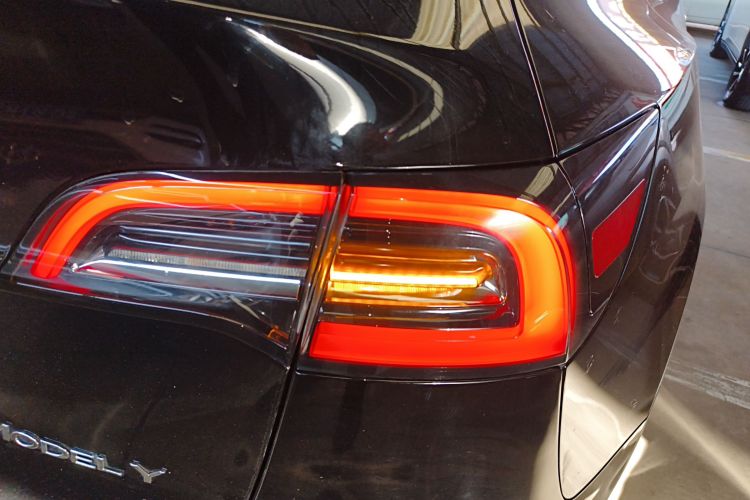 特斯拉 Model Y 2022款 改款 后轮驱动版车身外观6006