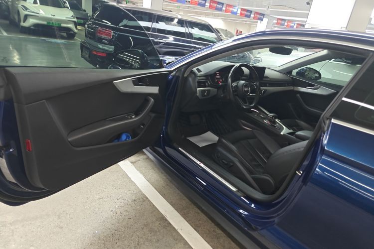 奥迪A5 2017款 Coupe 40 TFSI 时尚型中控内饰20