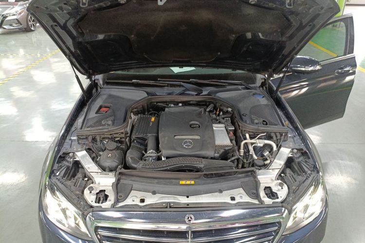 奔驰E级 2019款 E 300 L 时尚型局部细节24