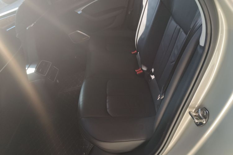 奥迪A6L 2021款 40 TFSI 豪华致雅型中控内饰21