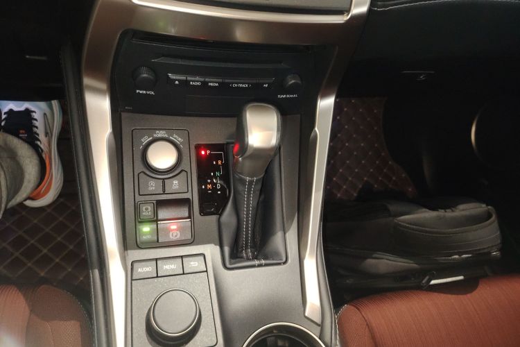 雷克萨斯NX 2015款 200 前驱 锋行版局部细节18