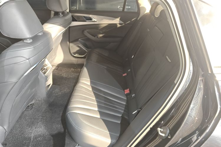 红旗H5 2023款 1.5T DCT智联旗韵版中控内饰7004