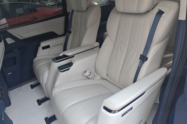 别克 世纪 2023款 2.0T 六座蕴世版中控内饰7004