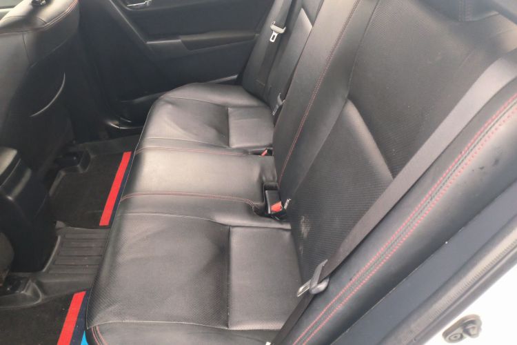 丰田 雷凌 2016款 1.6G 手动精英版中控内饰21