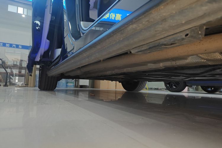 腾势D9 2024款 DM-i 1050 尊享型局部细节9001