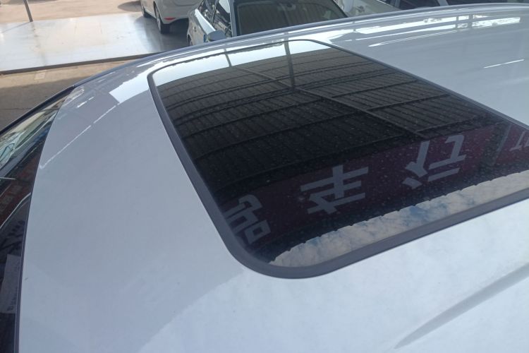 丰田 威兰达 2021款 双擎 2.5L E-CVT四驱豪华版局部细节57