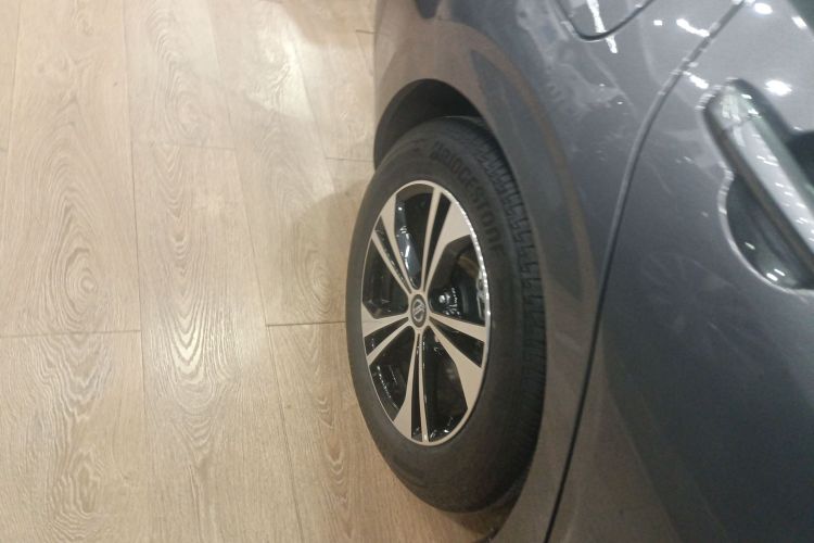 日产 轩逸 2022款 1.6L XL CVT悦享版车身外观6008